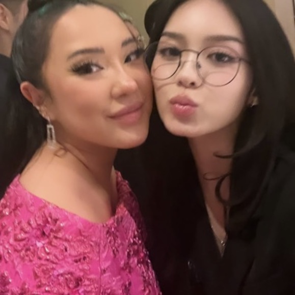 Meet your Posher, Helen - Picture 1 of 1